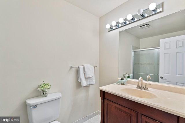 1404 WOLFTRAP RUN RD, Vienna, VA 22182