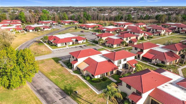 571 HUNTER CIRCLE, Kissimmee, FL 34758