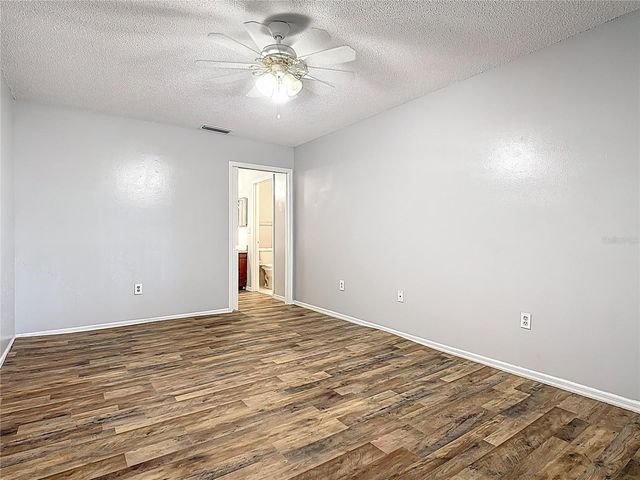 571 HUNTER CIRCLE, Kissimmee, FL 34758