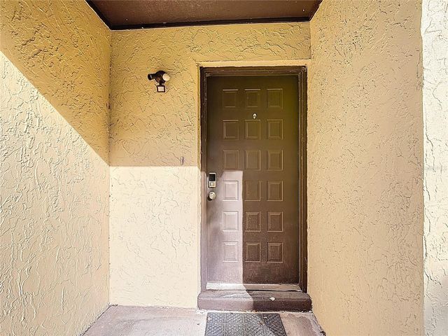 571 HUNTER CIRCLE, Kissimmee, FL 34758