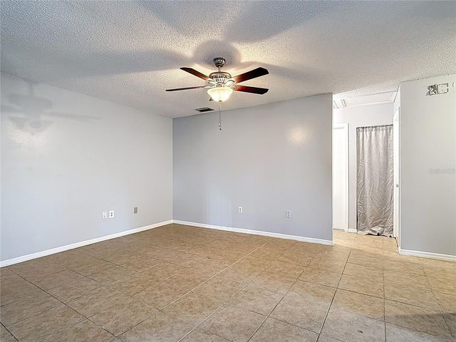 571 HUNTER CIRCLE, Kissimmee, FL 34758