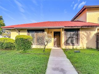 571 HUNTER CIRCLE, Kissimmee, FL 34758