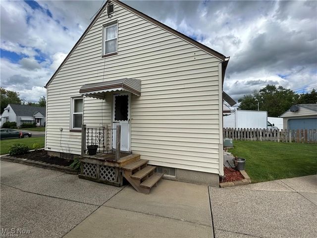 13206 Shady Oak Boulevard, Garfield Heights, OH 44125