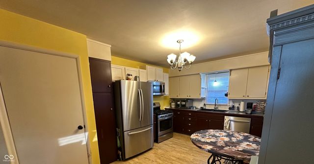 7 Chester Drive, Beech Grove, IN 46107