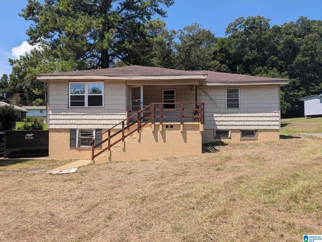 502 W LAKE DRIVE, Bessemer, AL 35020