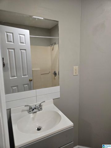 502 W LAKE DRIVE, Bessemer, AL 35020