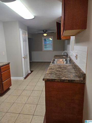 502 W LAKE DRIVE, Bessemer, AL 35020
