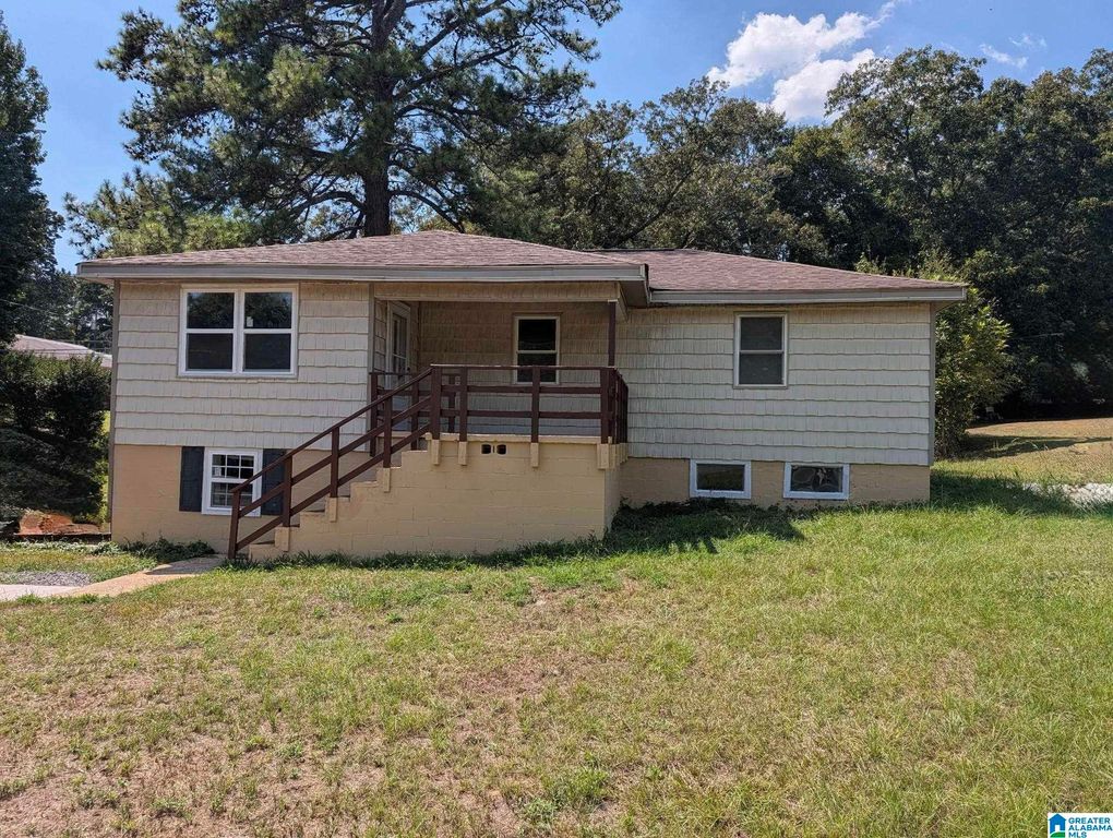502 W LAKE DRIVE, Bessemer, AL 35020