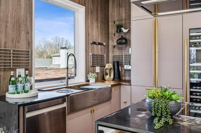 204 South SE Avenue, Atlanta, GA 30315