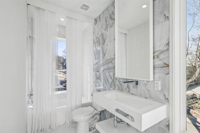 204 South SE Avenue, Atlanta, GA 30315