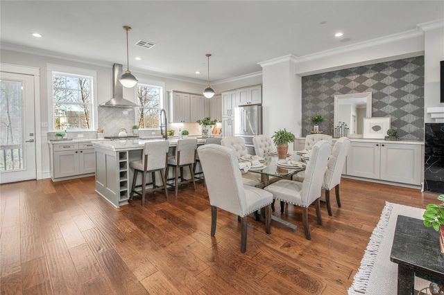 206 Tarrow, College Station, TX 77840