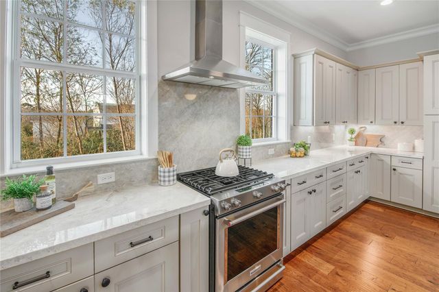 206 Tarrow, College Station, TX 77840