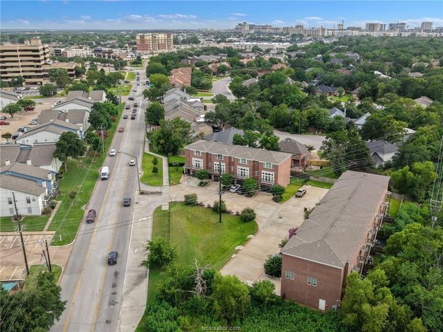 206 Tarrow, College Station, TX 77840