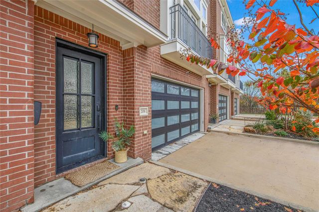 206 Tarrow, College Station, TX 77840