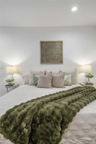 206 Tarrow, College Station, TX 77840