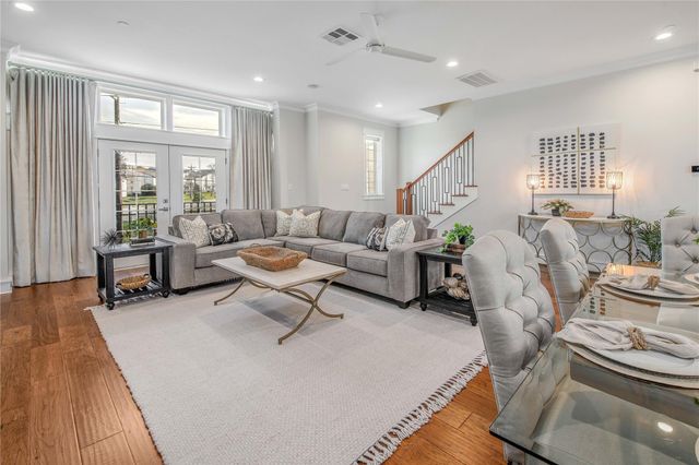 206 Tarrow, College Station, TX 77840