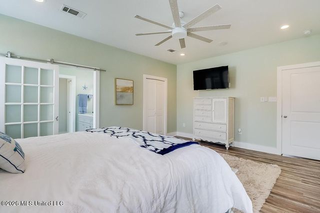 139 Sarahs Lane, Waveland, MS 39576