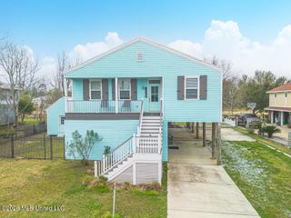 139 Sarahs Lane, Waveland, MS 39576