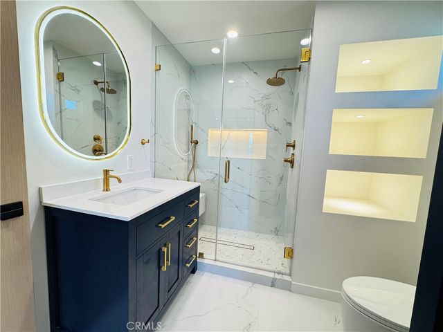 8513 Remmet, Canoga Park, CA 91304