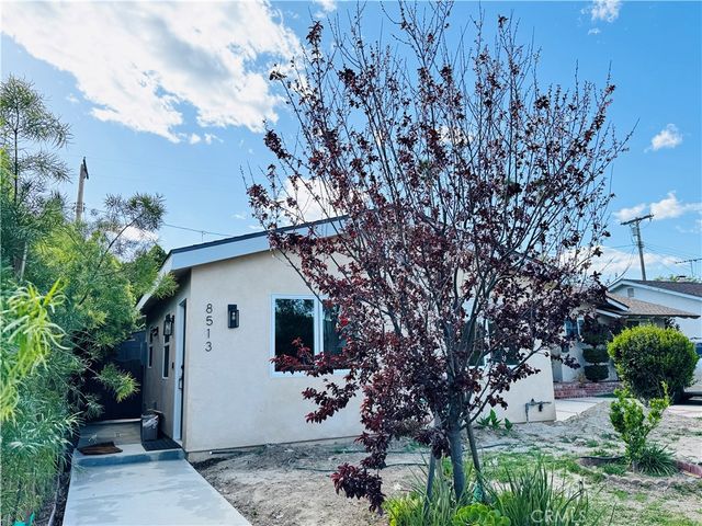 8513 Remmet, Canoga Park, CA 91304
