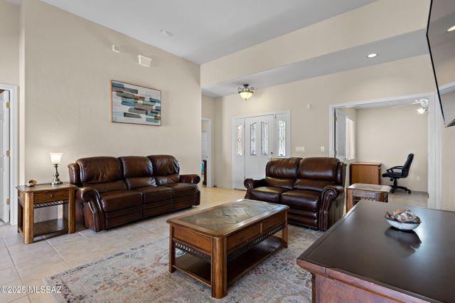 1348 W Cactus Moon Place, Tucson, AZ 85737