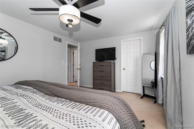 785 Eagle Heights Drive, South Lyon, MI 48178