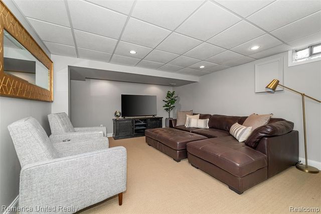 785 Eagle Heights Drive, South Lyon, MI 48178