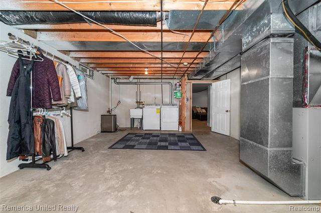 785 Eagle Heights Drive, South Lyon, MI 48178