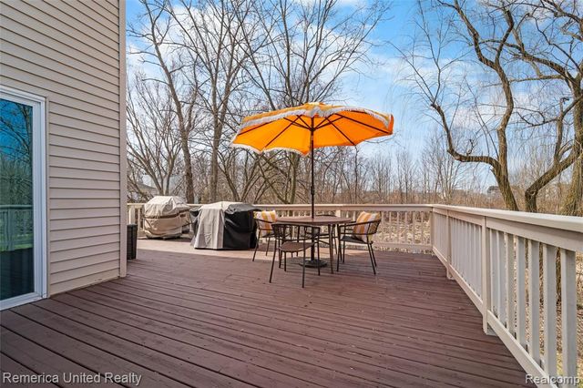 785 Eagle Heights Drive, South Lyon, MI 48178