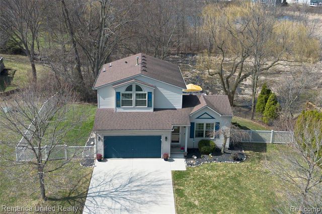 785 Eagle Heights Drive, South Lyon, MI 48178