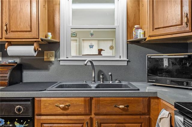 932 Burkhart Road, Lexington, NC 27292