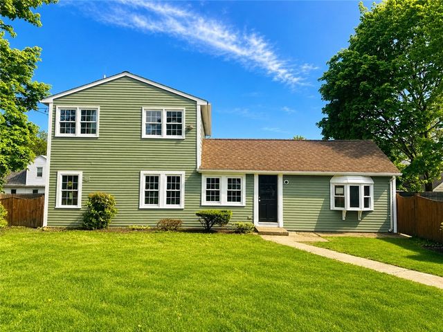 52 Pleasant View Road, Warwick, RI 02888