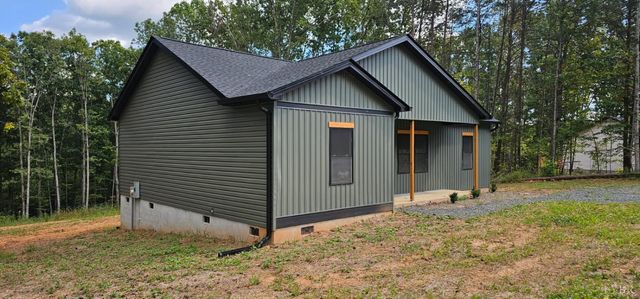 3494 Double Bridges Rd, Spout Spring, VA 24593