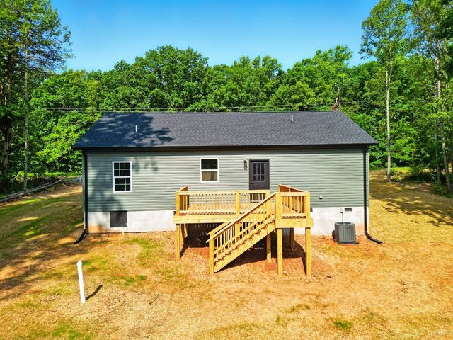 3494 Double Bridges Rd, Spout Spring, VA 24593