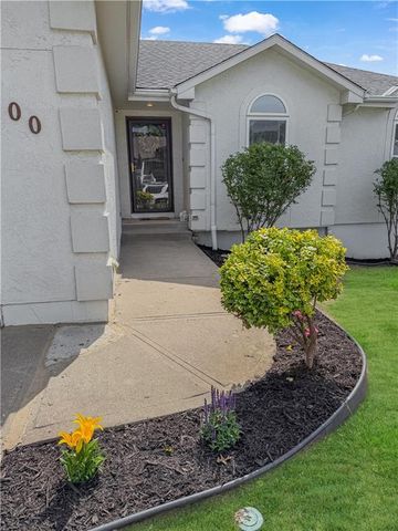 200 NE 6th Street, Blue Springs, MO 64014