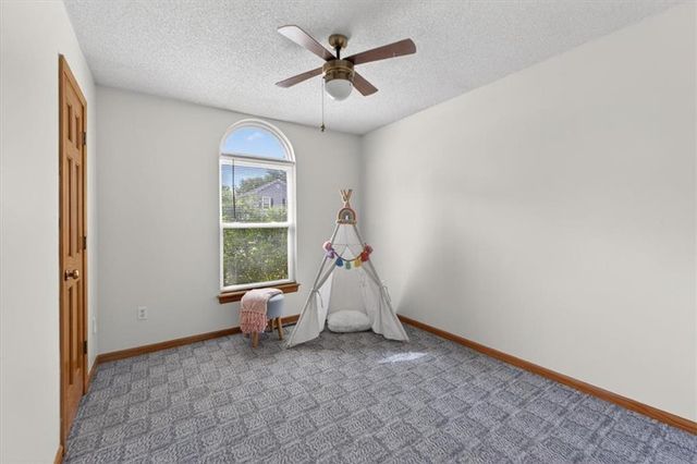 200 NE 6th Street, Blue Springs, MO 64014