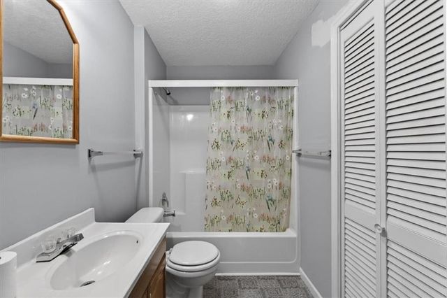 200 NE 6th Street, Blue Springs, MO 64014