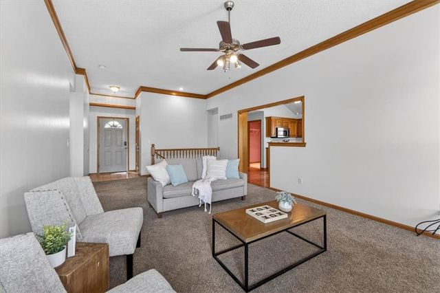 200 NE 6th Street, Blue Springs, MO 64014