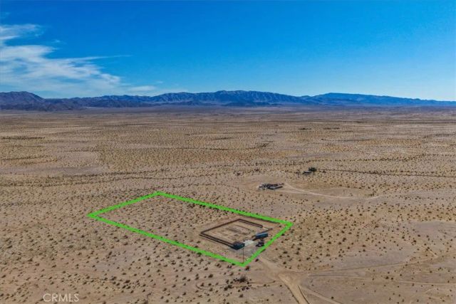 5226 Henry Road, 29 Palms, CA 92277