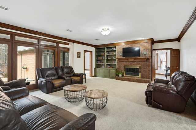 1741 WOOD OAK DR, Memphis, TN 38016