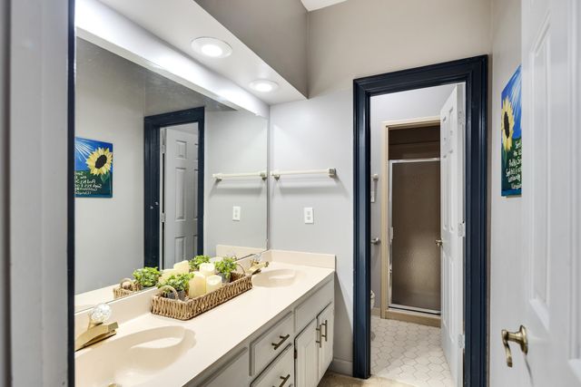 1741 WOOD OAK DR, Memphis, TN 38016