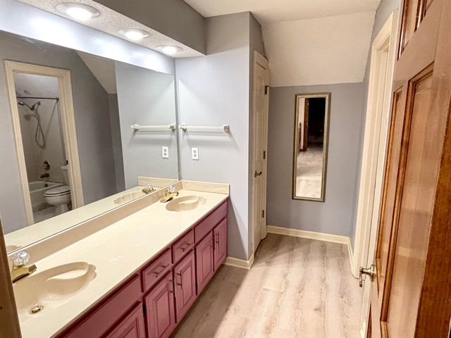 1741 WOOD OAK DR, Memphis, TN 38016