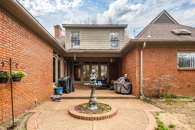 1741 WOOD OAK DR, Memphis, TN 38016