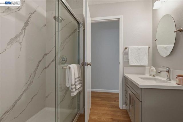 6130 6130 Harbord Dr, Oakland, CA 94611