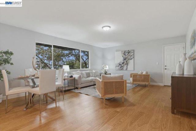 6130 6130 Harbord Dr, Oakland, CA 94611