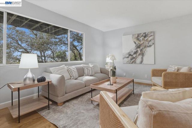 6130 6130 Harbord Dr, Oakland, CA 94611