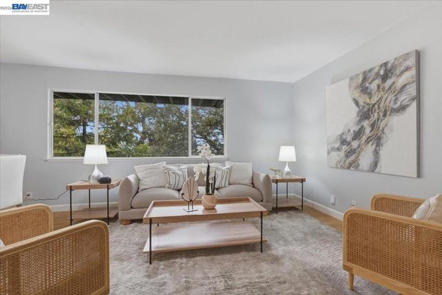 6130 6130 Harbord Dr, Oakland, CA 94611