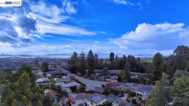 6130 6130 Harbord Dr, Oakland, CA 94611