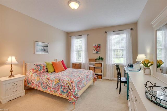 129 Bradley DR, Yorktown, VA 23692
