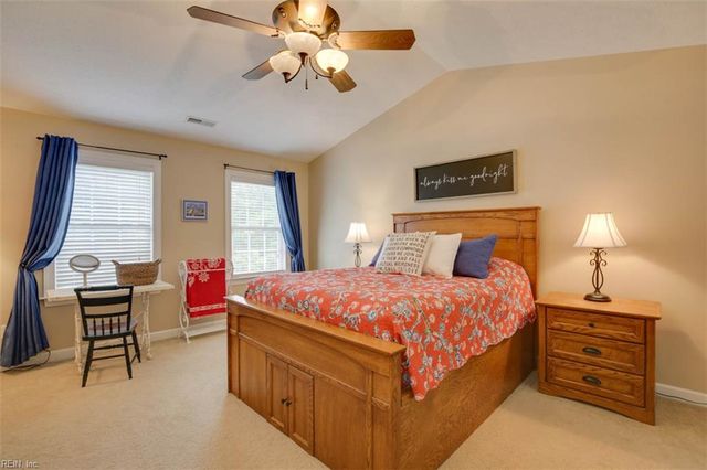 129 Bradley DR, Yorktown, VA 23692